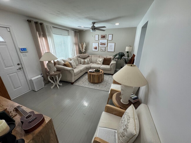 Building Photo - 249 St Margaret Dr