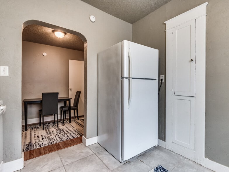 Kitchen-fridge included - 529 NW 32nd St