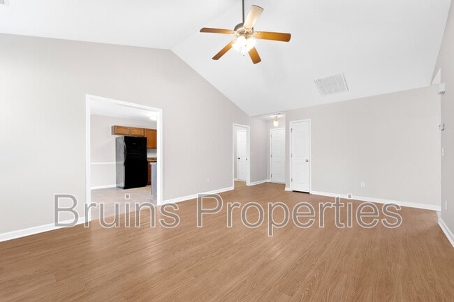 Building Photo - 5611 Sycamore Glen Rd