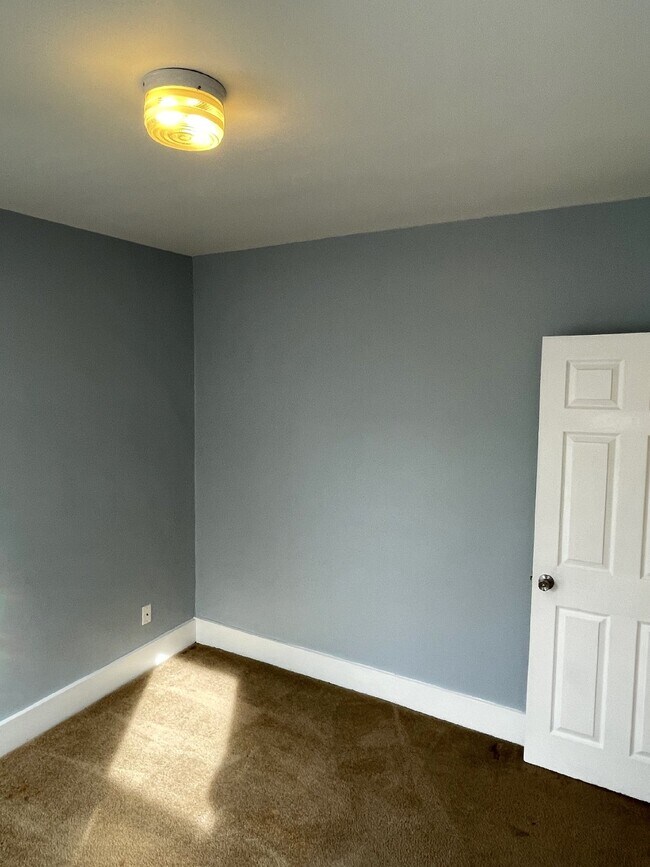 Building Photo - "Charming 3-Bedroom Apartment in Worcester...