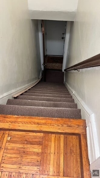 Building Photo - 3616 Clarendon Rd