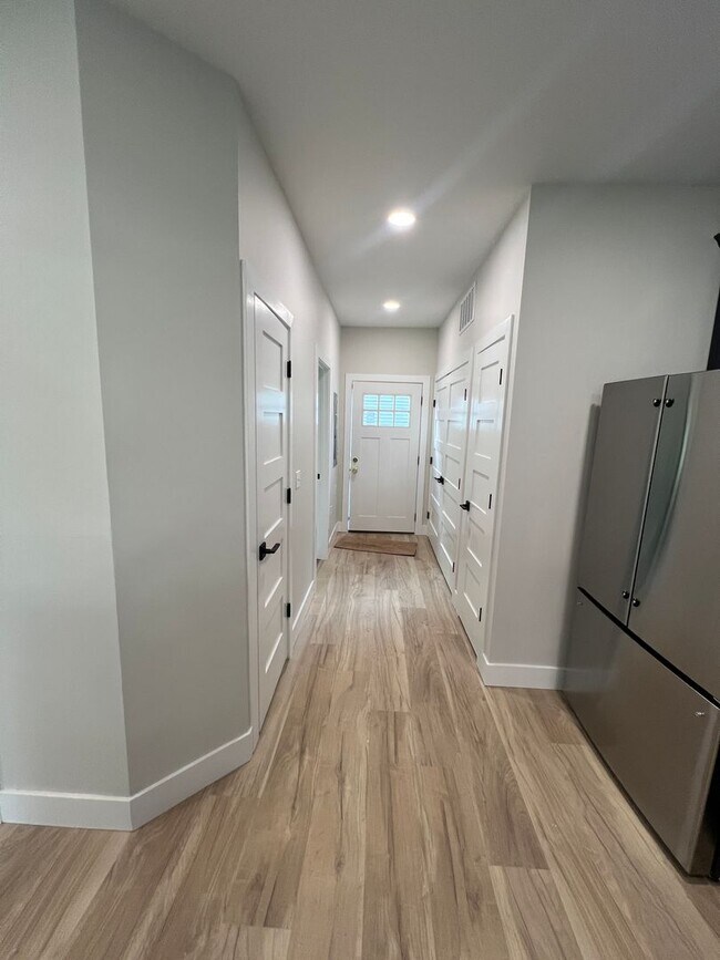 Building Photo - 2232 S 11th St