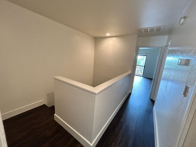 Building Photo - 1702 E Ocotillo Rd