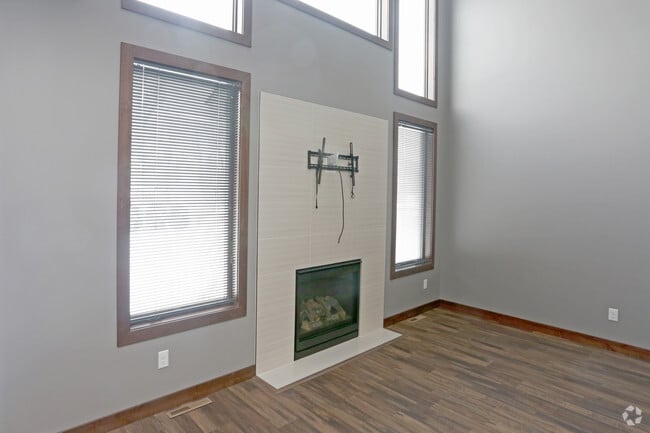 Interior Photo - Pinnacle Bluffs