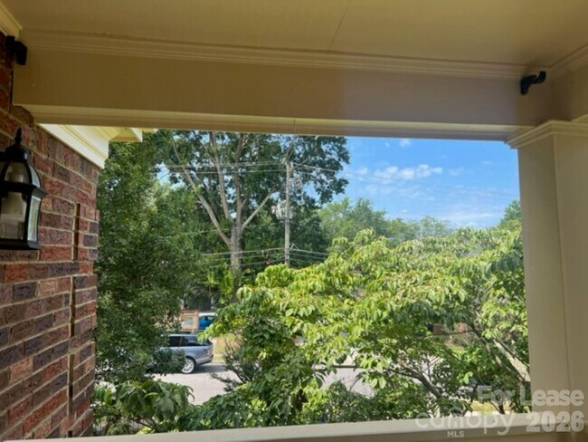 Building Photo - 306 Armour St