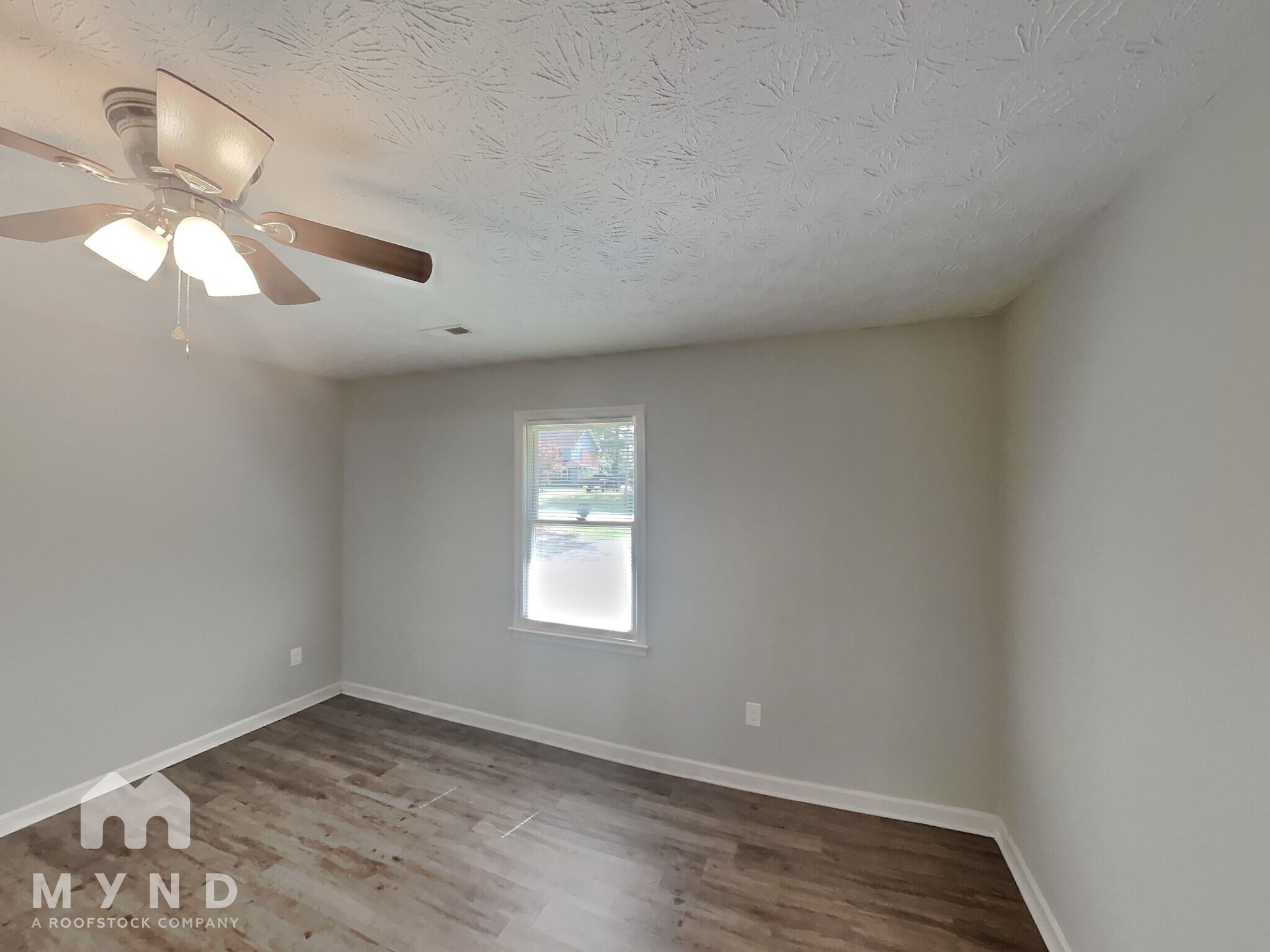 Building Photo - 65 Mountain View Cir