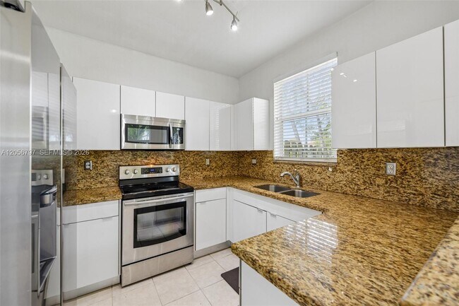 Building Photo - 8188 NW 108th Pl