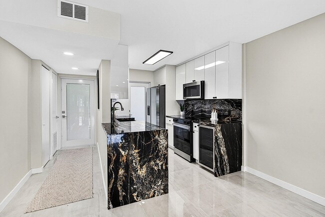 Building Photo - 3351 Spanish Trail