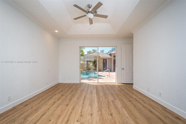 Building Photo - 2664 Edgewater Dr