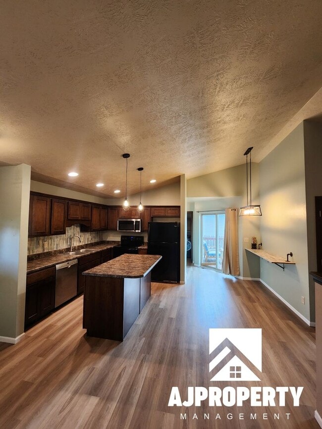 Building Photo - 6521 W Amber St