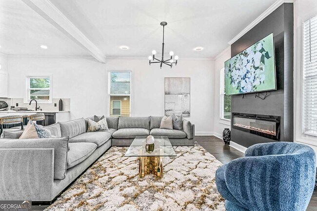 Building Photo - 620 Echo St NW