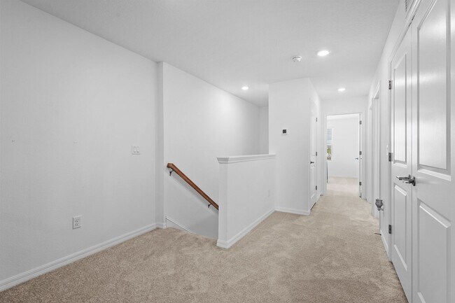 Building Photo - Beautifull Furnished Townhome - Nokomis - ...