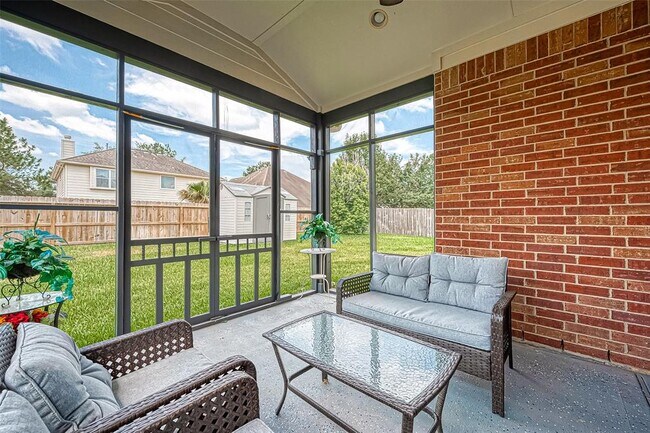 Building Photo - 2218 Falcon Knoll Ln
