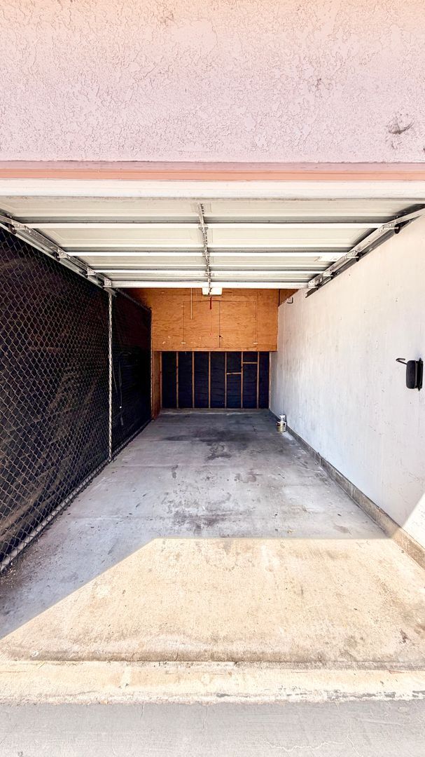 Building Photo - Lovely Downstairs, Entry-Level, End Unit Condo in the Private Diamante HOA Community of Bonsall, ...