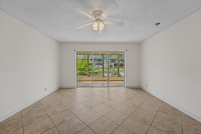 Building Photo - 719 Lori Dr