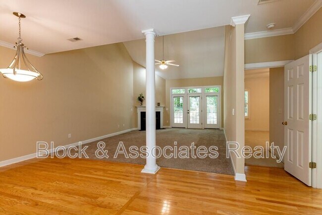 Building Photo - 2007 White Pond Ct