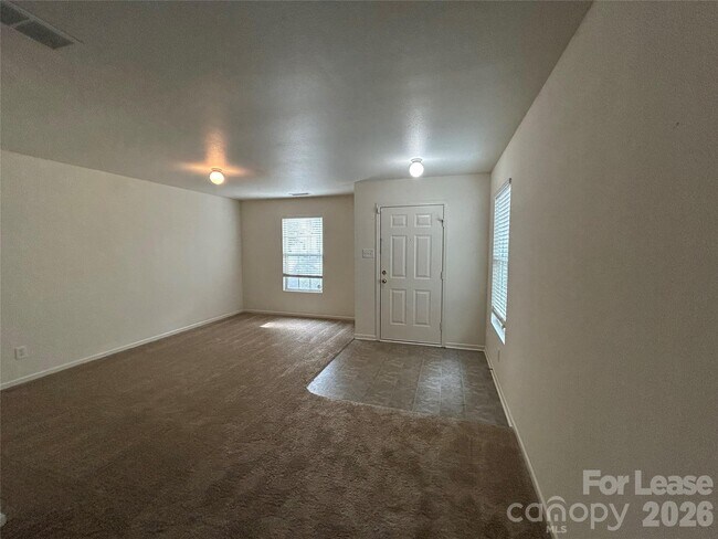 Building Photo - 3015 Meadow Knoll Dr