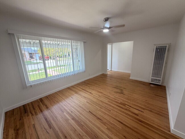 Building Photo - Remodeled 3 Bedroom Norwalk House For Rent!