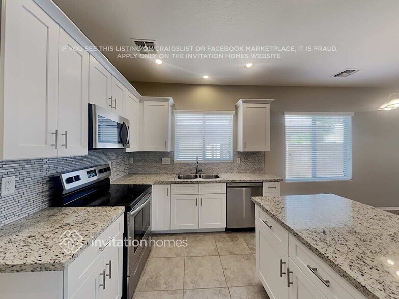 Building Photo - 11706 W Grant St