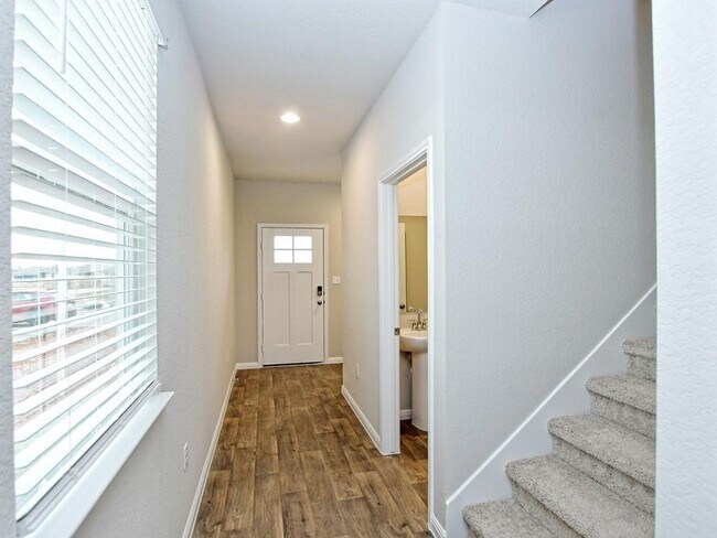 Building Photo - 610 Roaring Fork Ln