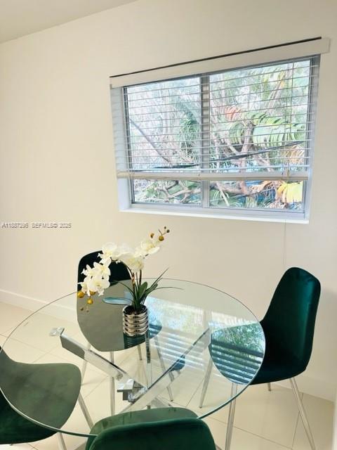 Building Photo - 1030 NE 80th St