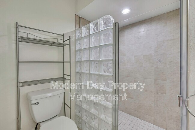 Building Photo - 12052 Jade Ave