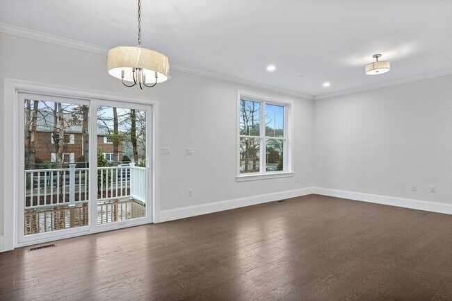 Building Photo - 15 Lily Pond Ln