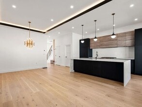 Building Photo - 114 Church St