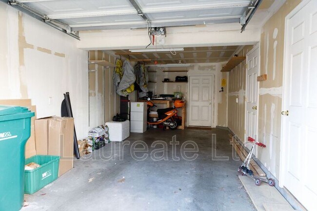 Building Photo - 2767 W Riverwalk Cir