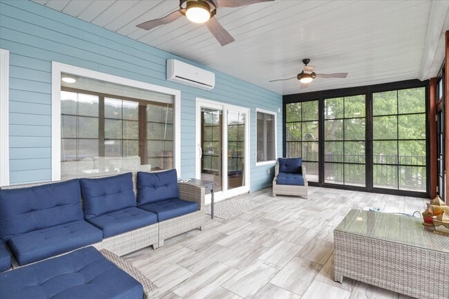 Building Photo - 24 Mimosa Rd