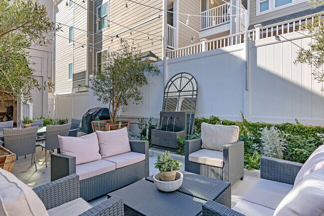 Building Photo - 3690 Carlsbad Blvd