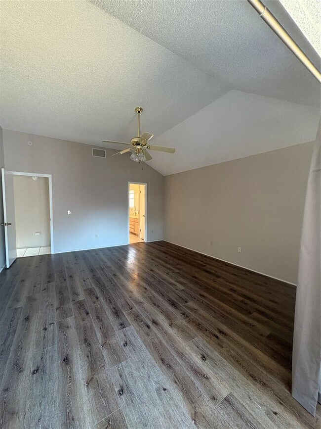 Building Photo - 16311 Rockgate Dr