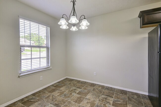 Building Photo - 6603 Prairie Trail
