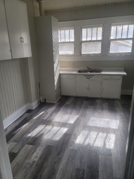 Building Photo - 1827 Kelly St