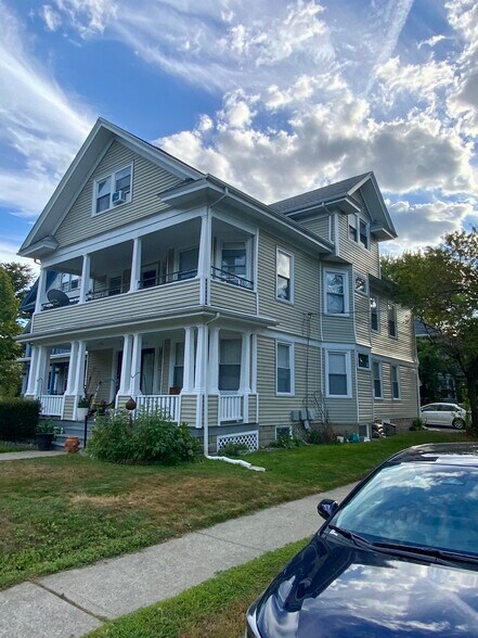 Building Photo - 1032 Hope St
