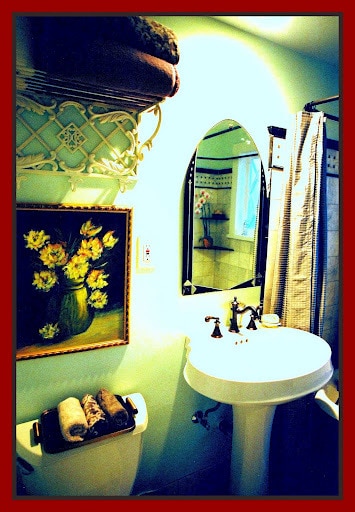 Updated Bath - 137 4th St