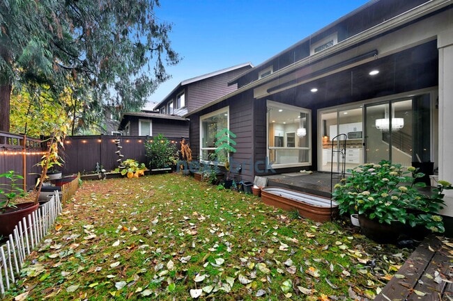 Building Photo - 3 BED & 2.5 BATH SINGLE FAMILY HOUSE FOR RENT