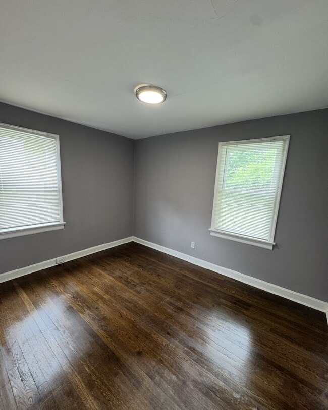 Building Photo - Charming Single-Family Home