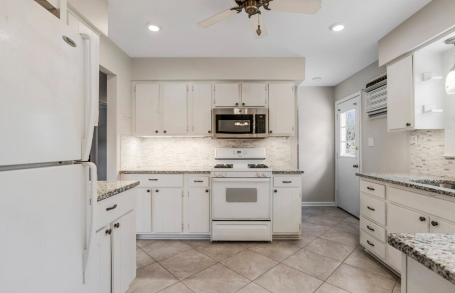 Building Photo - 944 Victor St