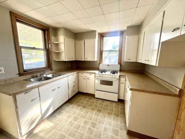 Building Photo - 103 Franklin St