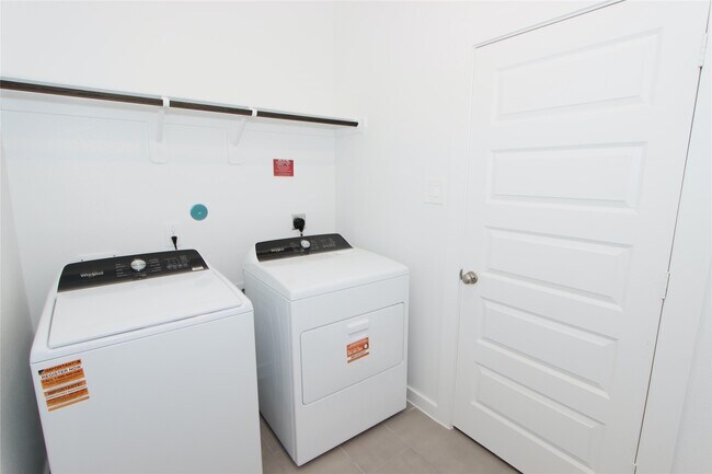 Building Photo - 2619 Good Morrow Dr