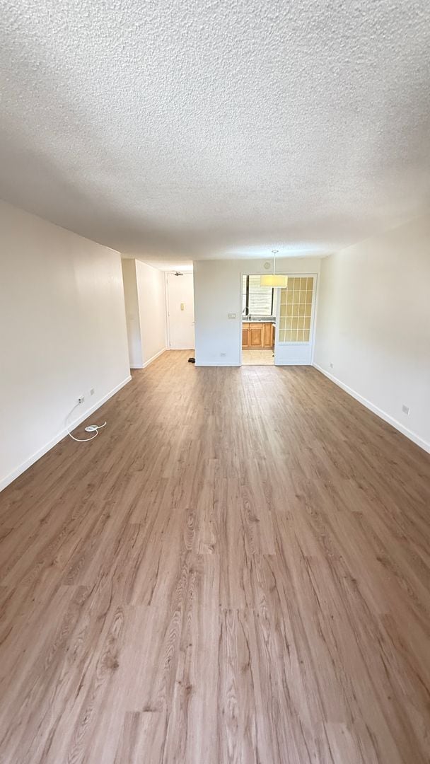 Building Photo - For Rent – Spacious 2 Bedroom, 2 Bath Cond...