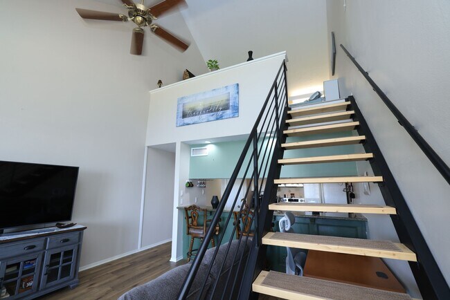 Building Photo - 12600 Melville Dr