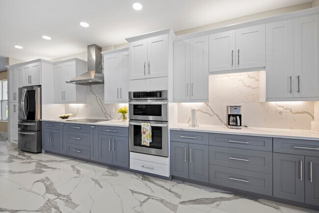 Building Photo - 14630 Meravi Dr