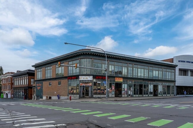 Building Photo - 1377 Main St