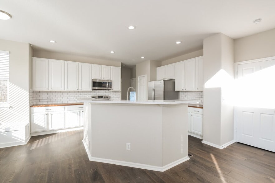 Building Photo - 12812 Newport Way