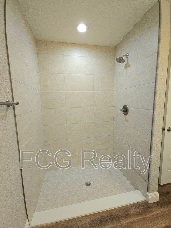Building Photo - 9058 N Bee Way