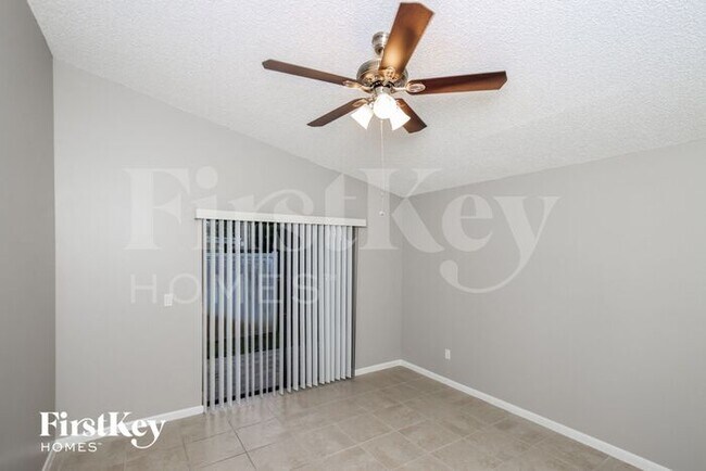 Building Photo - 1739 Goldfinch Ct