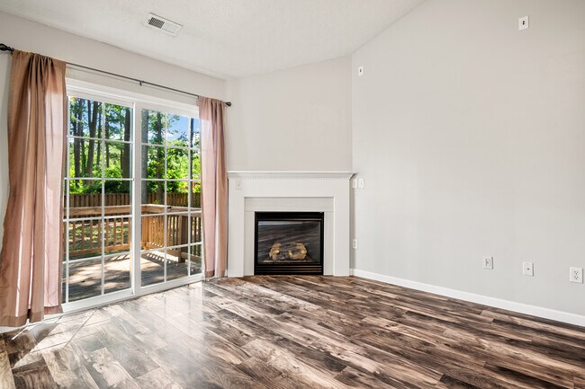 Building Photo - 2099 Yacht Club Rd
