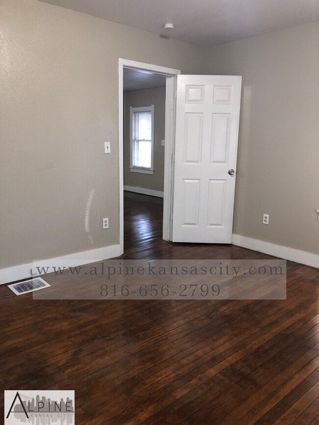 Building Photo - Cute Home in Excelsior Springs